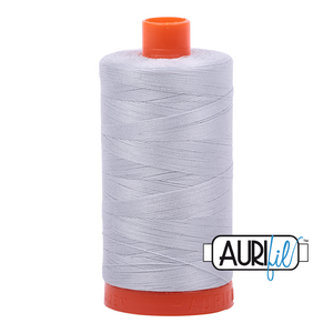 Aurifil - 100% Egyptian Cotton 50 wt - 2600 Light Grey